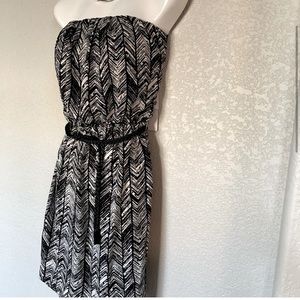 Black white strapless dress